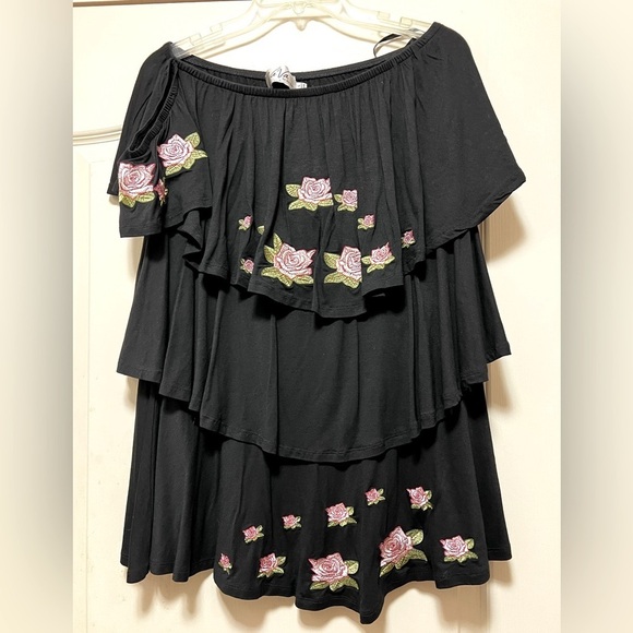 VaVa  ROESIA OFF SHOULDER DRESS (Black), size Large. NWOT. 3 Tier Ruffle - Picture 4 of 8